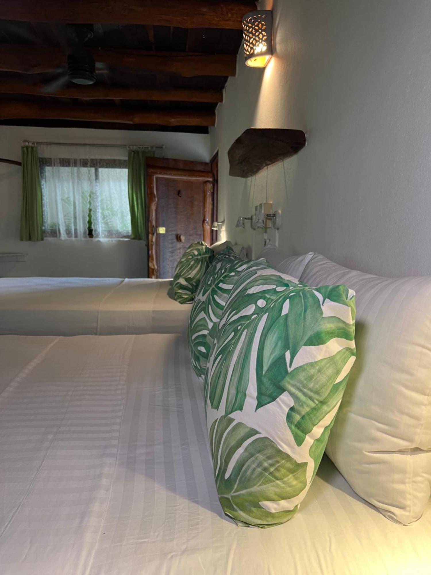 Hotel Entre Dos Aguas Sámara Екстериор снимка